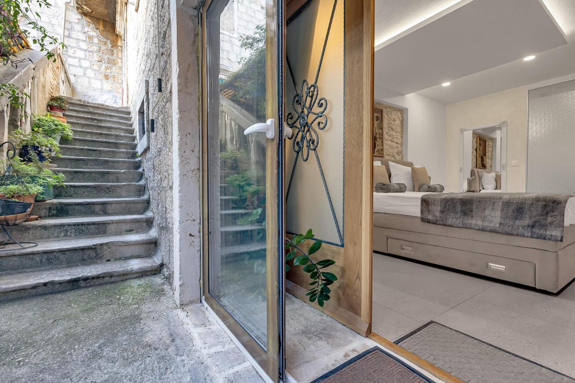 Luxury Rooms Palace B&B Makarska Exterior photo