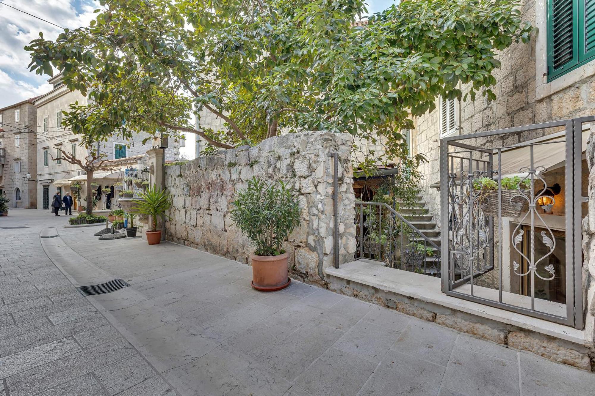 Luxury Rooms Palace B&B Makarska Exterior photo