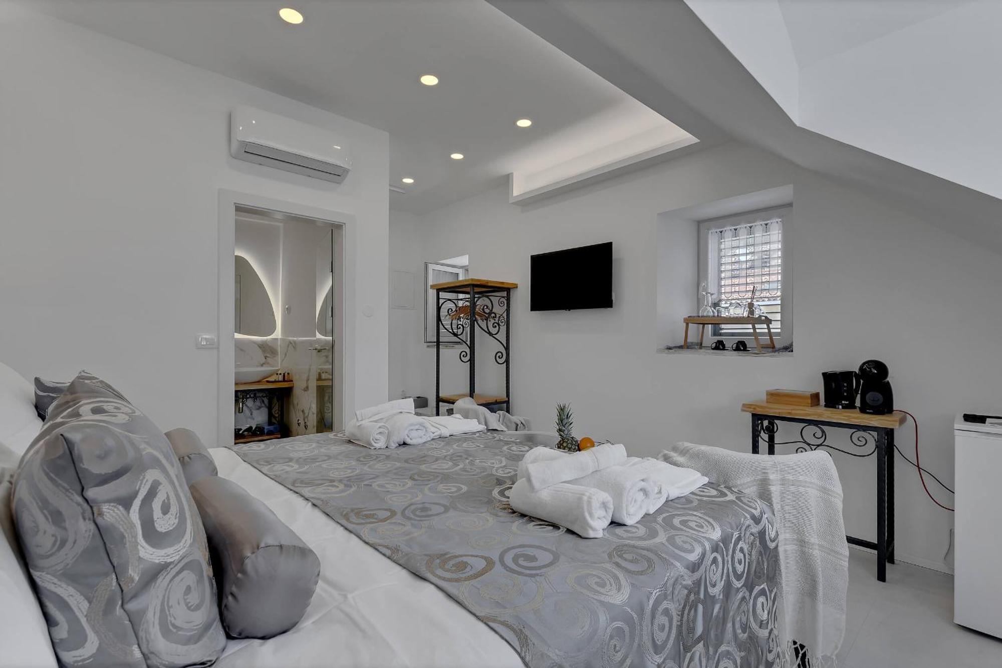 Luxury Rooms Palace B&B Makarska Exterior photo